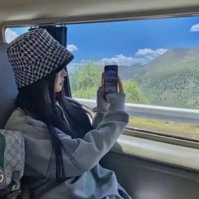 女生真人微信头像不露脸图片