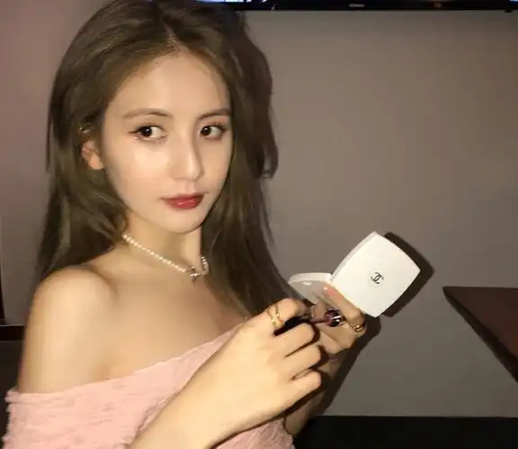 王思聪17任女友,雪梨当总裁,张予曦最美,其中一位是"狗保姆"