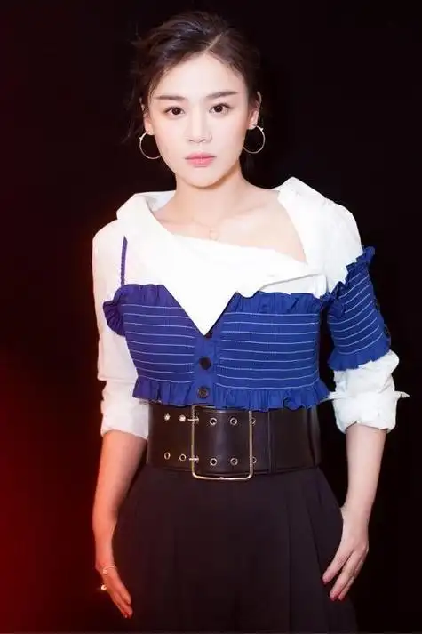 马思纯,光影变幻,清新脱俗,一笑倾城!