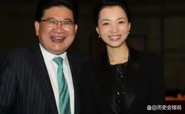 曹可凡:吃原味大肠走红,与薛之谦结怨,《金星秀》停播始作俑者