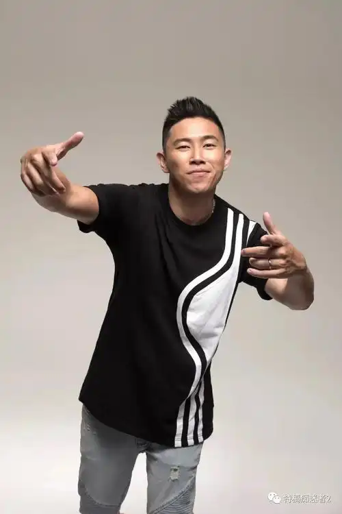 欧阳靖rap来自黑人文化但我清楚我的文化