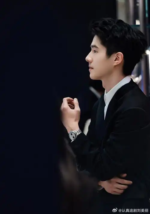 刘昊然出席活动状态