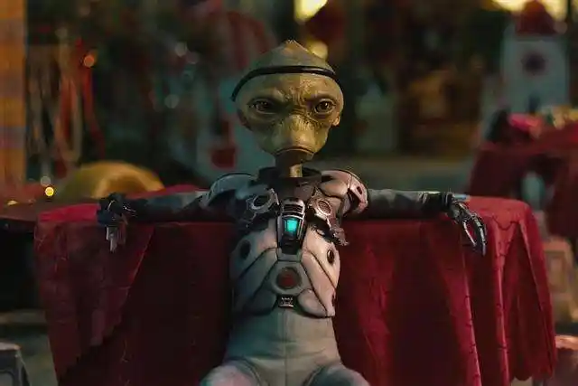 《疯狂的外星人》是2019年上映的贺岁档,当时的票房不错,但是和《流浪