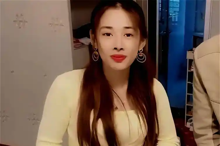 越南媳妇嫁到中国农村第一次参加喜宴被吓到一顿饭二十个菜