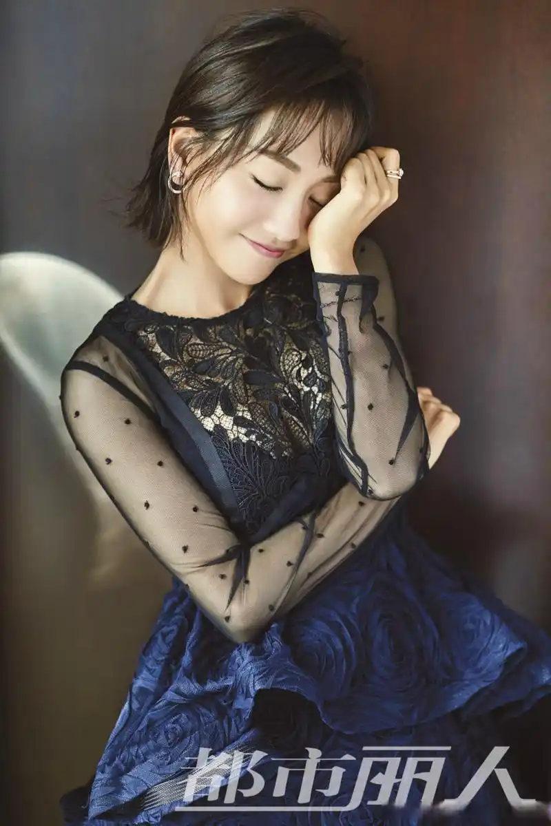 你要的杨蓉都市丽人封面 这真好早了 就是说感觉跟她现在比也没差啊