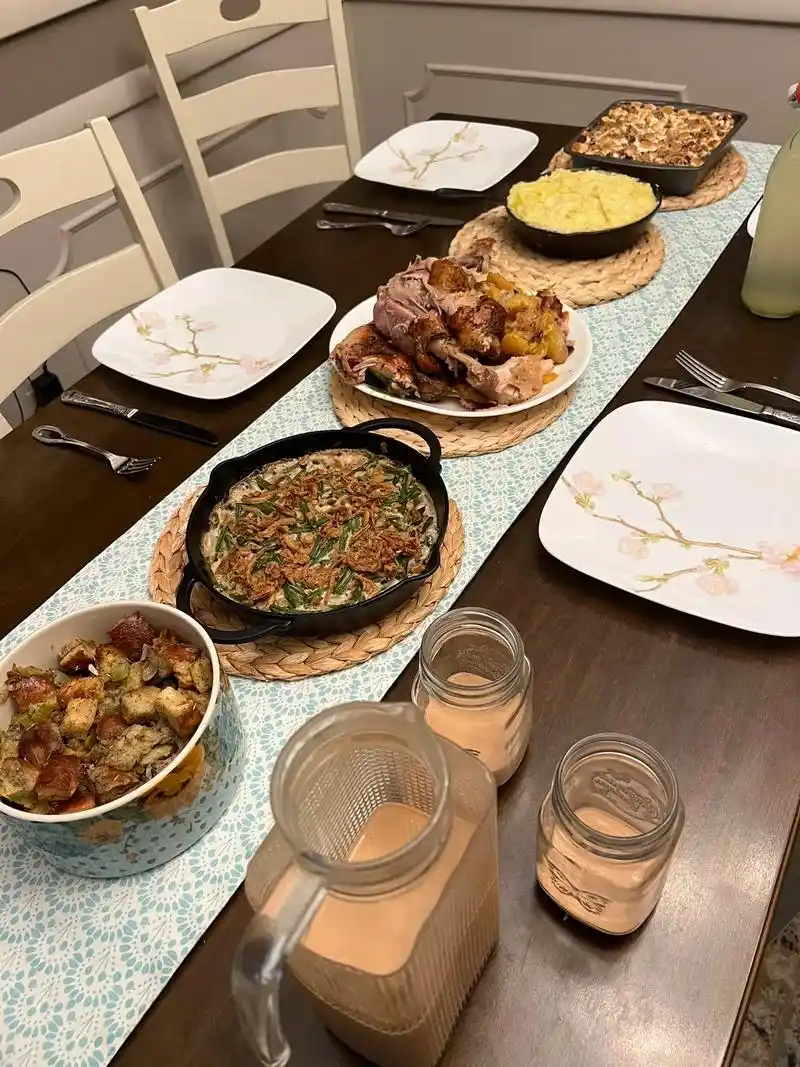 美味的感恩节晚餐～感谢我的寄宿家庭在感恩节邀请我和好朋友去吃