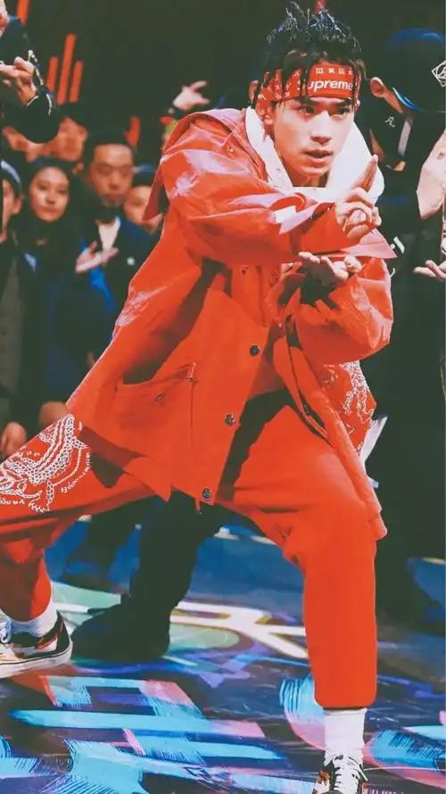 壁纸看完这就是街舞get到了易烊千玺的颜