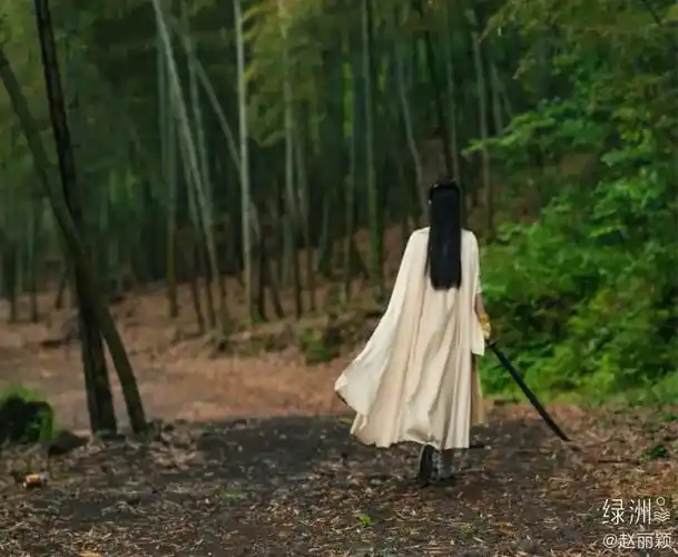 没想到原来赵丽颖不拍戏时都在偷偷练这个