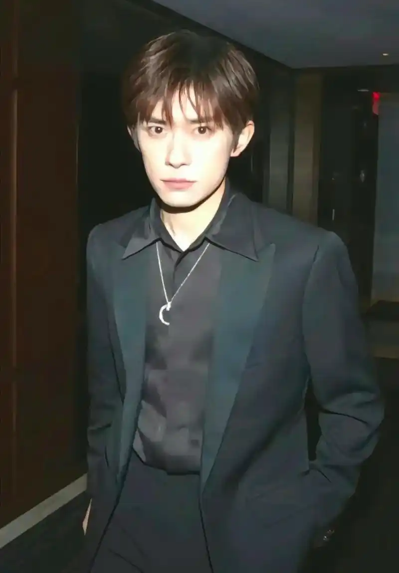 美四#易烊千玺 #易烊千玺电影小小的我 - 抖音