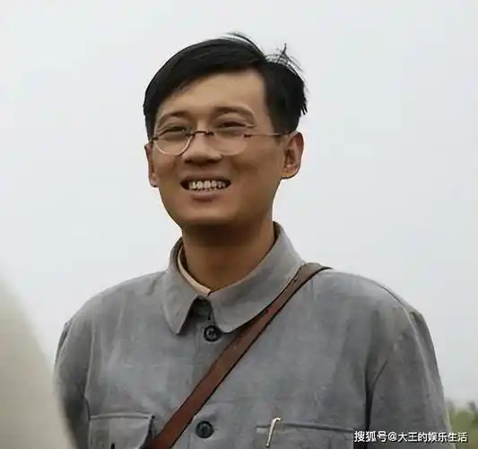 2 评论 收藏 分享 演员徐洪浩:家里家外都被小10