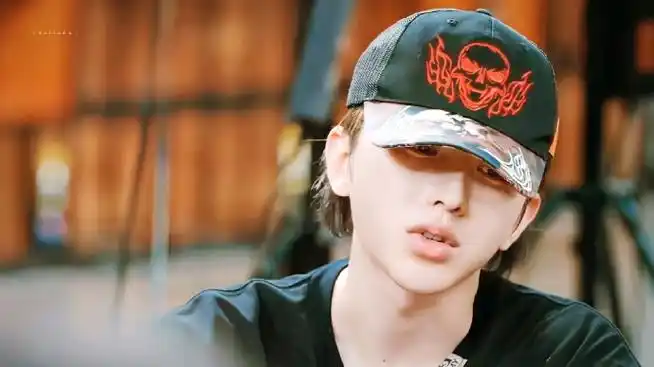 蔡徐坤范思哲全球品牌代言人#    有些事是不可以开玩笑的,比如喜欢你