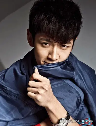 柯震东剪短发留言"重新出发" 曾被传恋名门千金