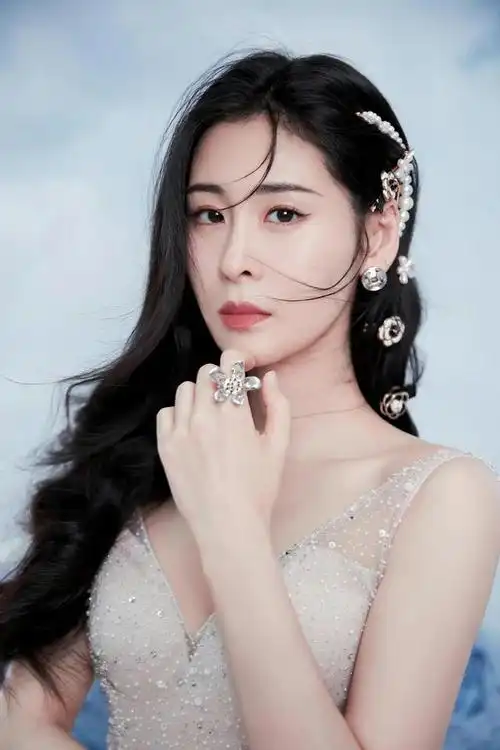 张碧晨性感女神照片|华晨宇_网易订阅