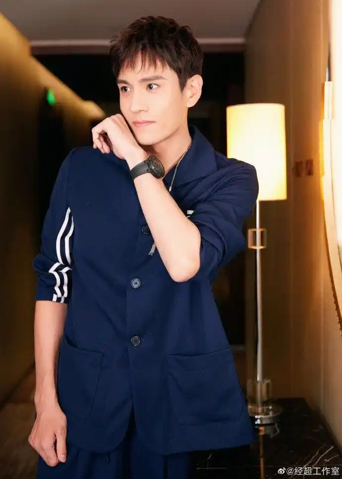 让我们一起期待"制服超