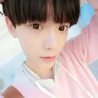 小孩子男生卖萌头像点击鼠标右键下载