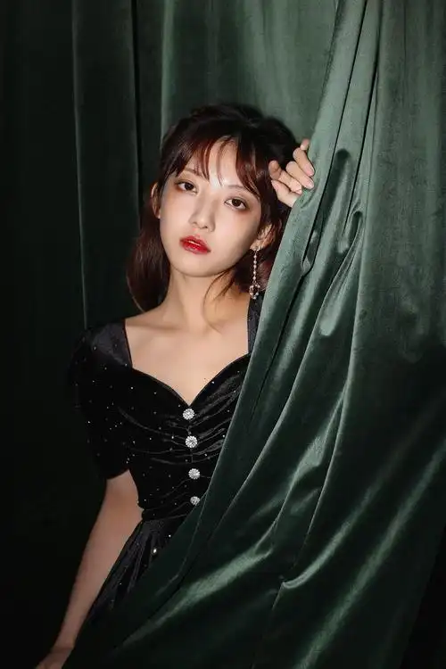 《嘉人本色》定档0605,范薇校园风清新来袭 __凤凰网