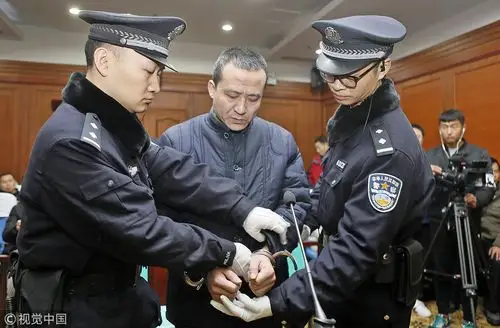 陕西救援支队长性侵姐妹致1死1残被改判死缓媒体呼吁法官给个说法