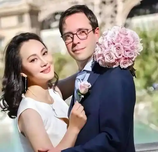 再也不需要宋佳操心了,宋佳和她的老公,一直在国外过着很好的生活,她