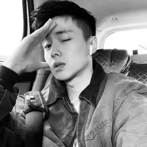 年轻男生头像图片帅气黑白风浪没平息疾风入你怀