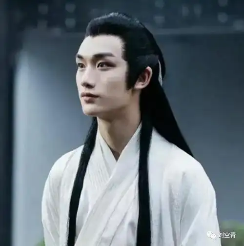 …… 易烊千玺接班人马嘉祺的古装,&darr