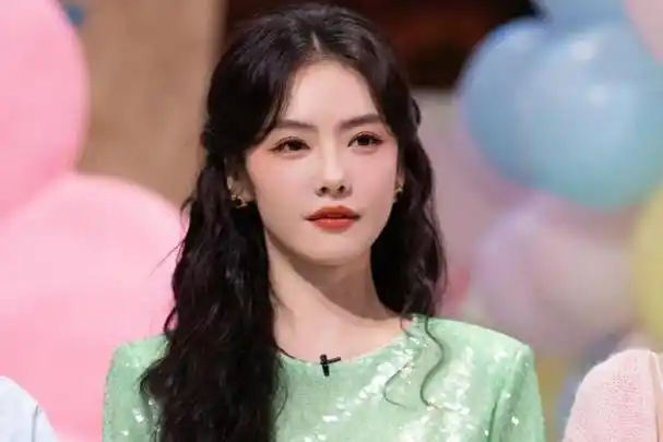 值得一提的是,《浪姐5》中的三位超女快女选手何洁,尚雯婕和刘忻都