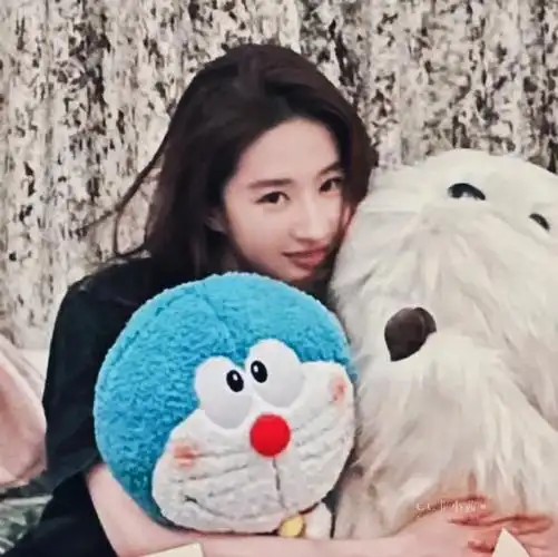 刘亦菲晒九宫格生日随拍##刘亦菲晒九宫格庆生照##刘亦菲825生日快乐