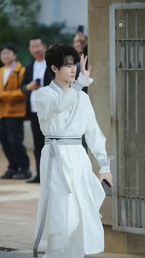 张真源奔跑吧##张真源奔跑吧古装路透