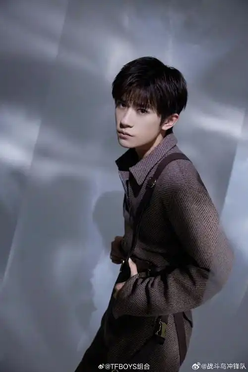 tfboys人气top#易烊千玺今天写真好帅好slay不愧是14岁舞蹈老师单人