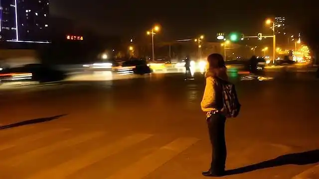 每一个人,尤其是在年轻的时候,在人生的十字路口何去何从,都徘徊过