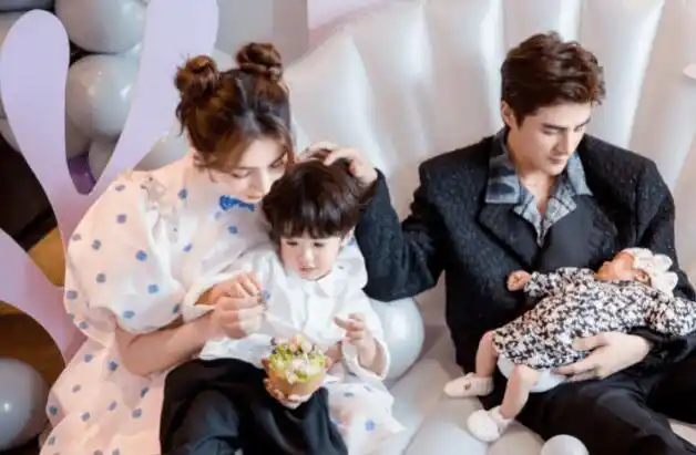 姜潮晒二胎女儿正脸照姜潮麦迪娜什么时候生的二胎