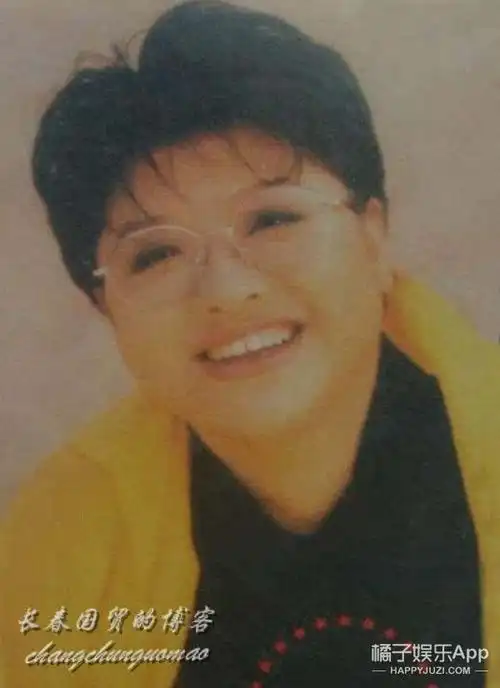 韩红早年青涩照曝光,这五官看起来不输各小花旦!