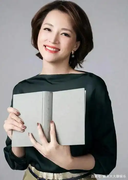 央视知名主持人沈旭华,18年前因推错门走上不归路,生命定格33岁