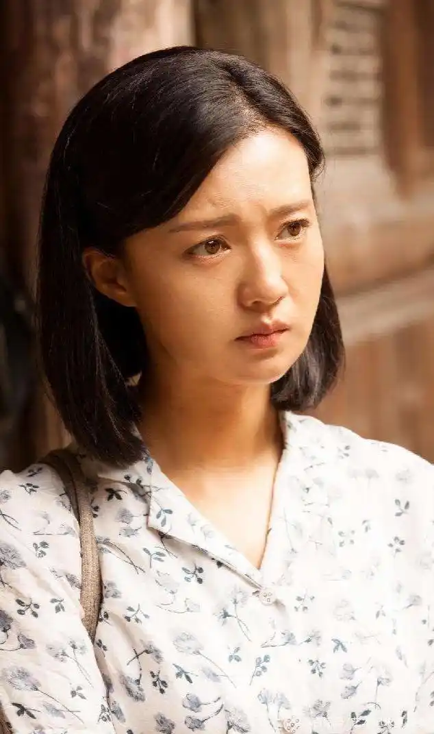 清秀朴实的女演员傅晶