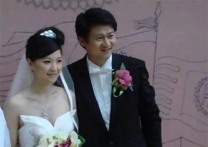 知名主持陈蓉:被黑后回老东家做幕后,嫁海归老公儿女双全