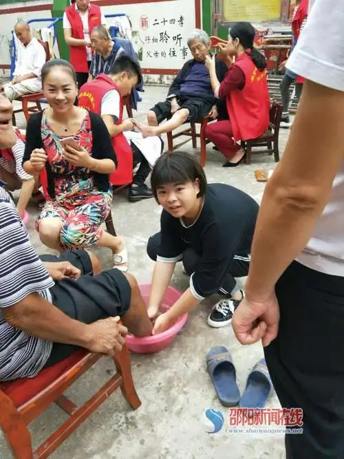 肖燕 袁进田)"最大的收获是帮助了别人,收获了快乐