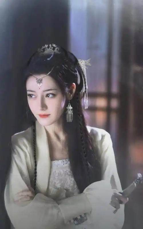 到底是谁在pua热巴的古装不好看的!但凡造型师上点心!