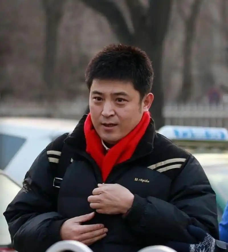 孙涛和妻子李莉的爱情故事 小品演员孙涛和妻子李莉以二十多年的恩爱