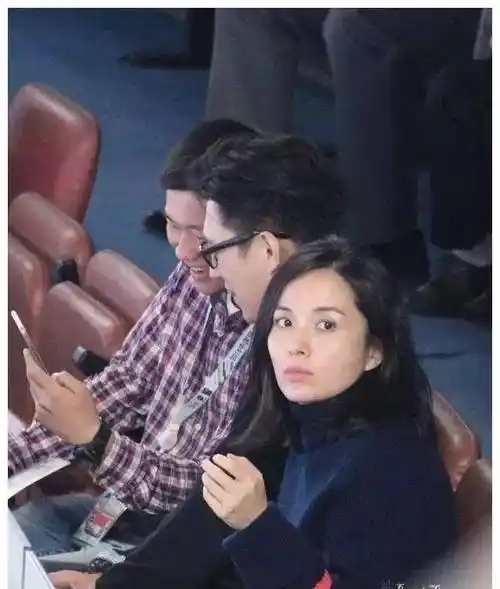 靳东老婆不美丽很显老!