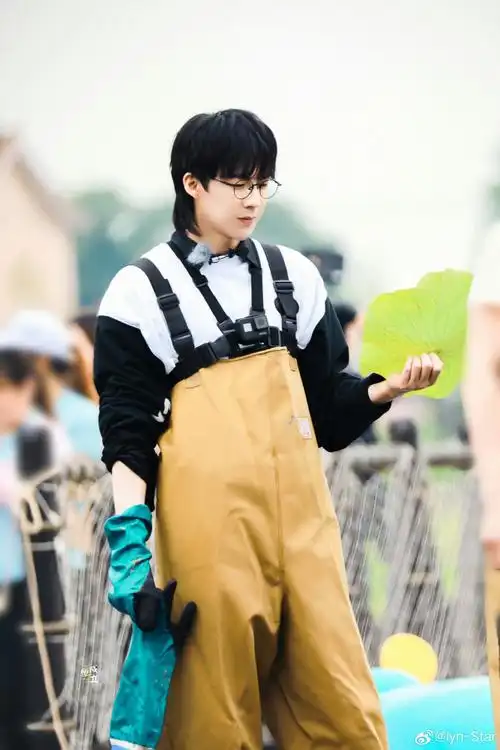 哈哈哈哈~这谁家小宝贝~可爱极了@摩登兄弟刘宇宁.#刘宇宁一念关山#.