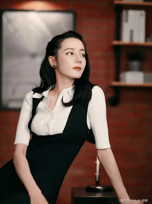 31岁迪丽热巴,饱满性感韵味十足!