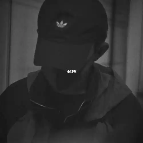 不明显的易烊千玺头像