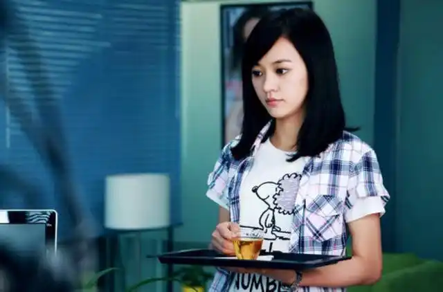 一部《奋斗》让陈意涵走上演艺巅峰,她是满满元气的少女