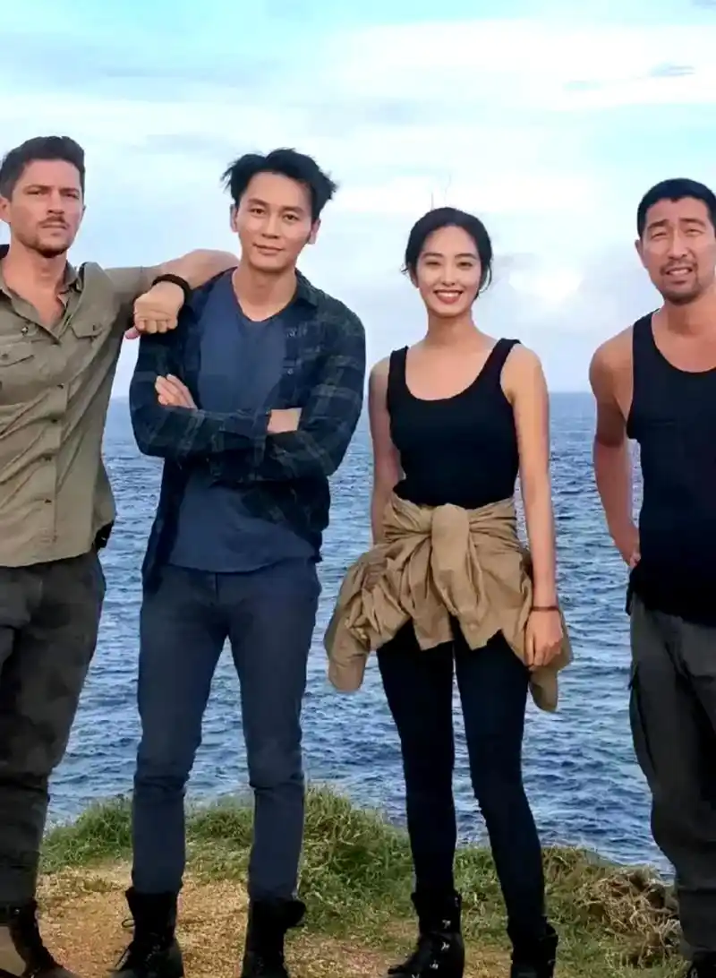 王千源本来就是个高个子,身高都有一米八二了!