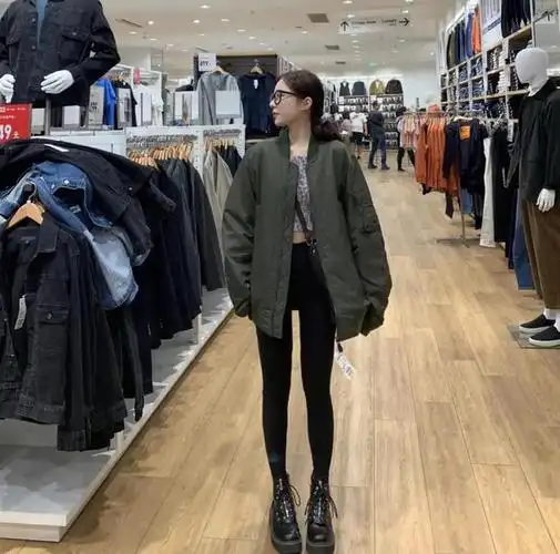 优衣库是个放大镜美的人穿出日系感普通人穿出大妈感