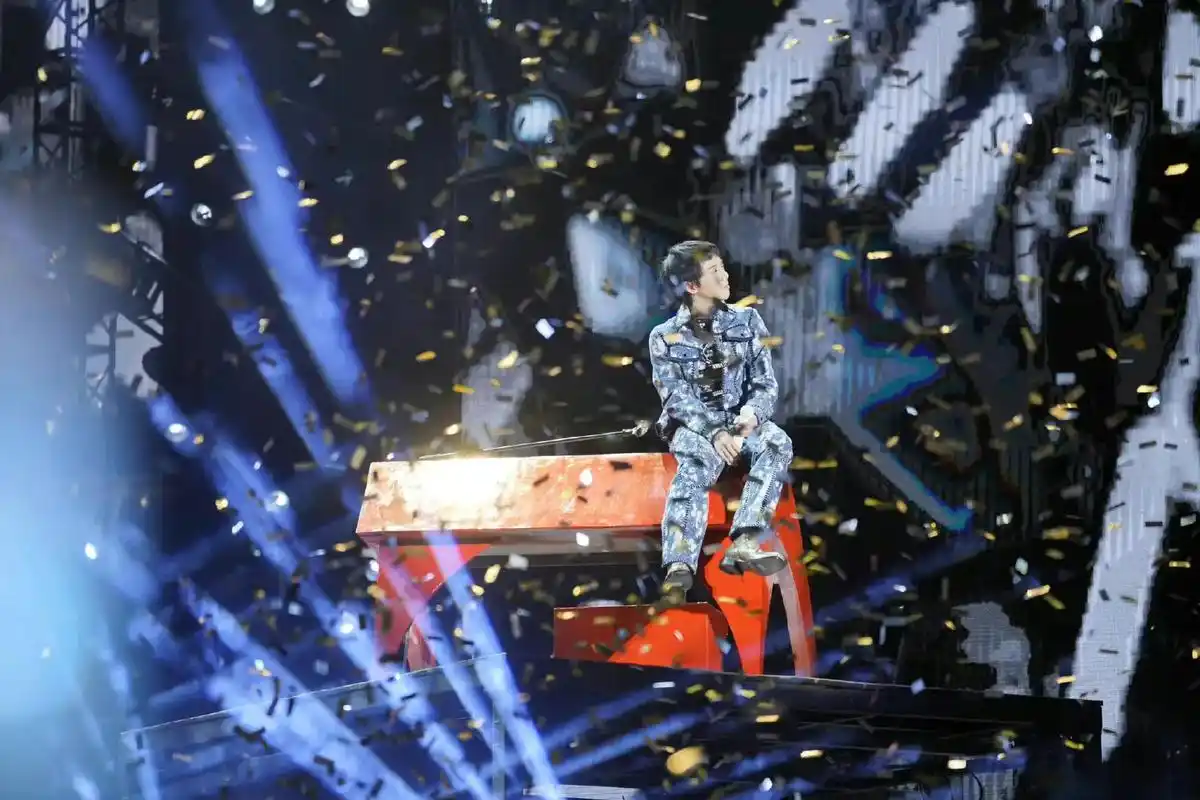 华晨宇鸟巢演唱会四周年快乐.#华晨宇鸟巢演唱会四周年 201 - 抖音