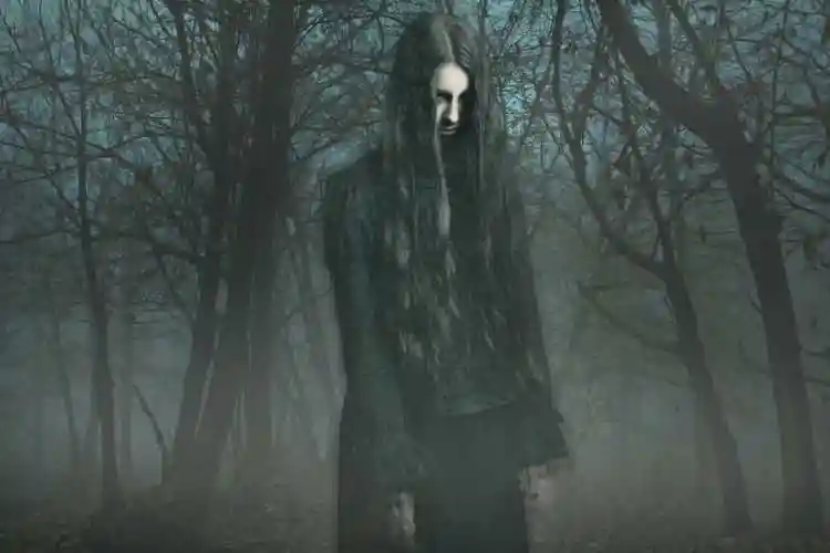 恐怖的房屋与幽灵图片-恶魔修女素材-高清图片-摄影照片-寻图免费打包