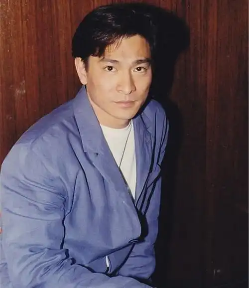 刘德华近照,这位用歌声伴随了无数人青春的天王,如今也渐露老态_网易