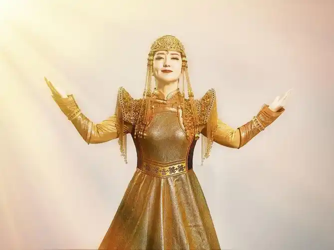 歌手格格民族服亮相美美哒格格