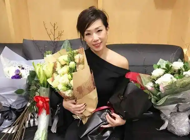 原创1998年林忆莲笑着嫁给了李宗盛时隔9年后这个男人哭着离了婚