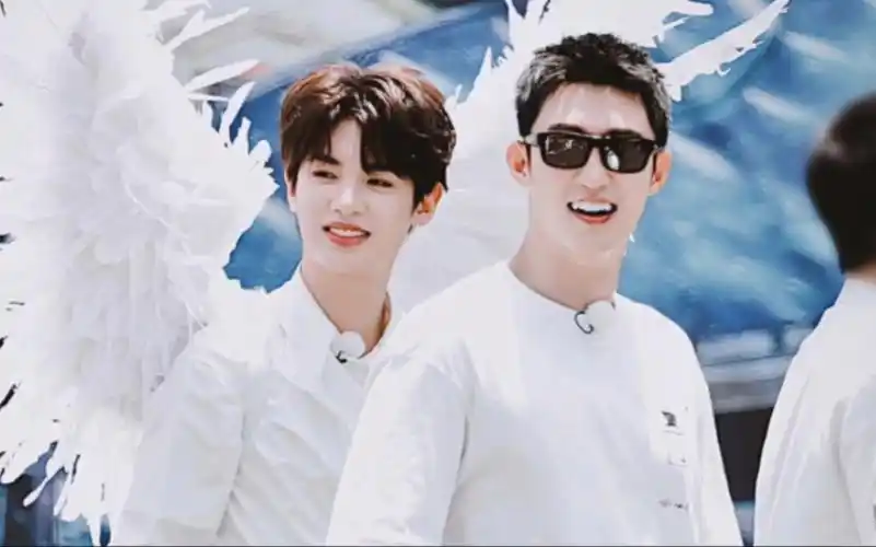 【春和景明】黄景瑜×黄明昊他们从不说明爱意,却全藏在细水流长的